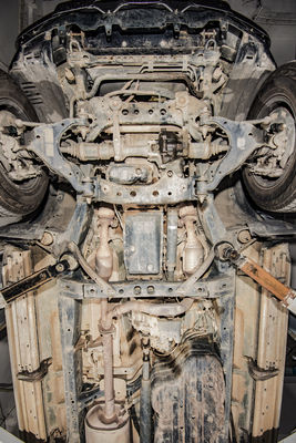 টয়োটা এলসি২০০ ইঞ্জিন কভার স্কিড প্লেট ৫-৮ কেজি/পিসি ওজন এবং কাস্টমাইজড ডিজাইন