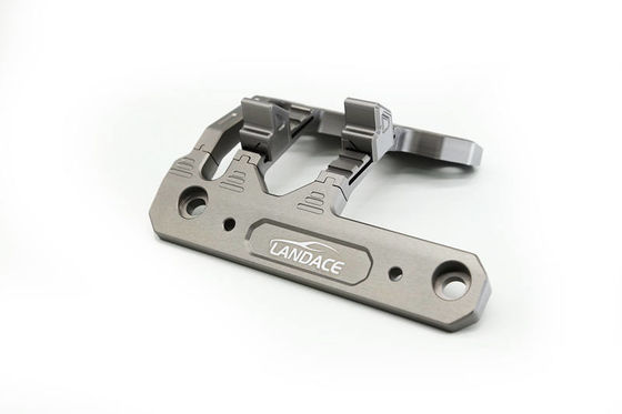 কার্বন ইস্পাত ল্যান্ডেস ব্ল্যাক পাউডার লেপযুক্ত হালকা মাউন্টিং ব্র্যাকেটস সিএনসি মেশিনিং সহ