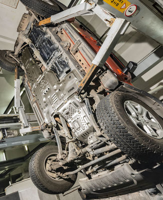 উচ্চ-অ্যালুমিনিয়াম উপাদান থেকে তৈরি JEEP Wrangler JL এর জন্য সম্পূর্ণ সেট ট্রান্সমিশন স্কিড প্লেট