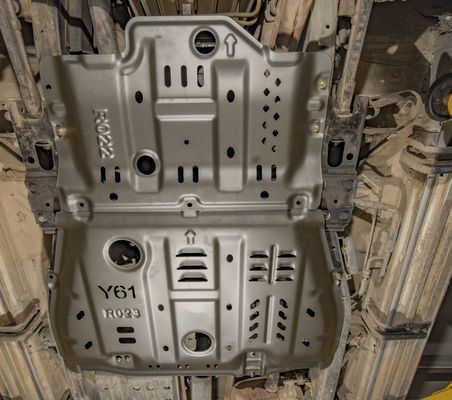 নিসান প্যাট্রোল জিআর ভি পিকআপ Y61 এর জন্য অফ-রোড রেডি ম্যাগনেসিয়াম অ্যালুমিনিয়াম অ্যালোয় স্কিড প্লেট