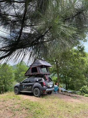 4x4 অফ-রোড গাড়ি ছাদ আনুষাঙ্গিক Clamshell অ্যালুমিনিয়াম হার্ড শেল ছাদ তাঁবু 4 ব্যক্তি